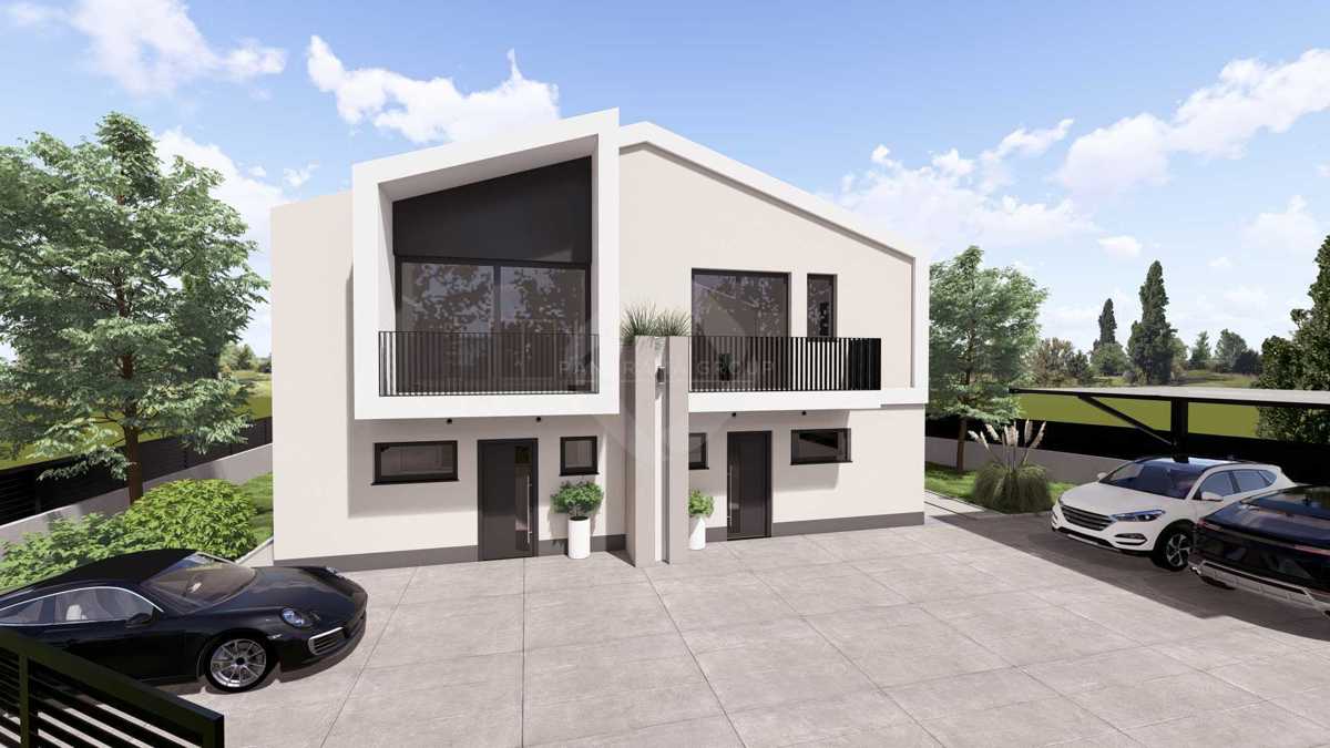 Samo pri nas! Dvojna hiša – 2 stanovanjski enoti s terasami, 616 m² zemljišča