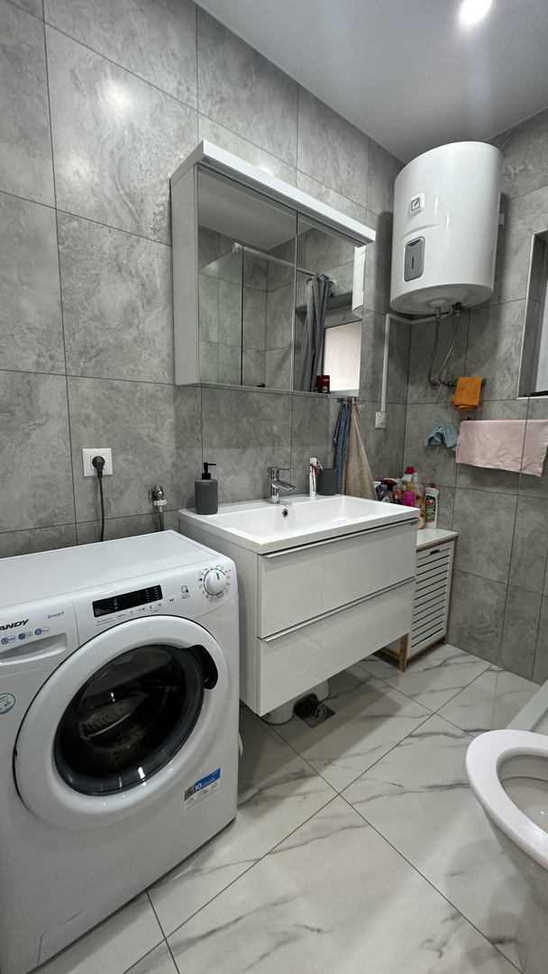 Sončno stanovanje s pogledom na morje in dvema terasama – 250 m od plaže, Dramalj