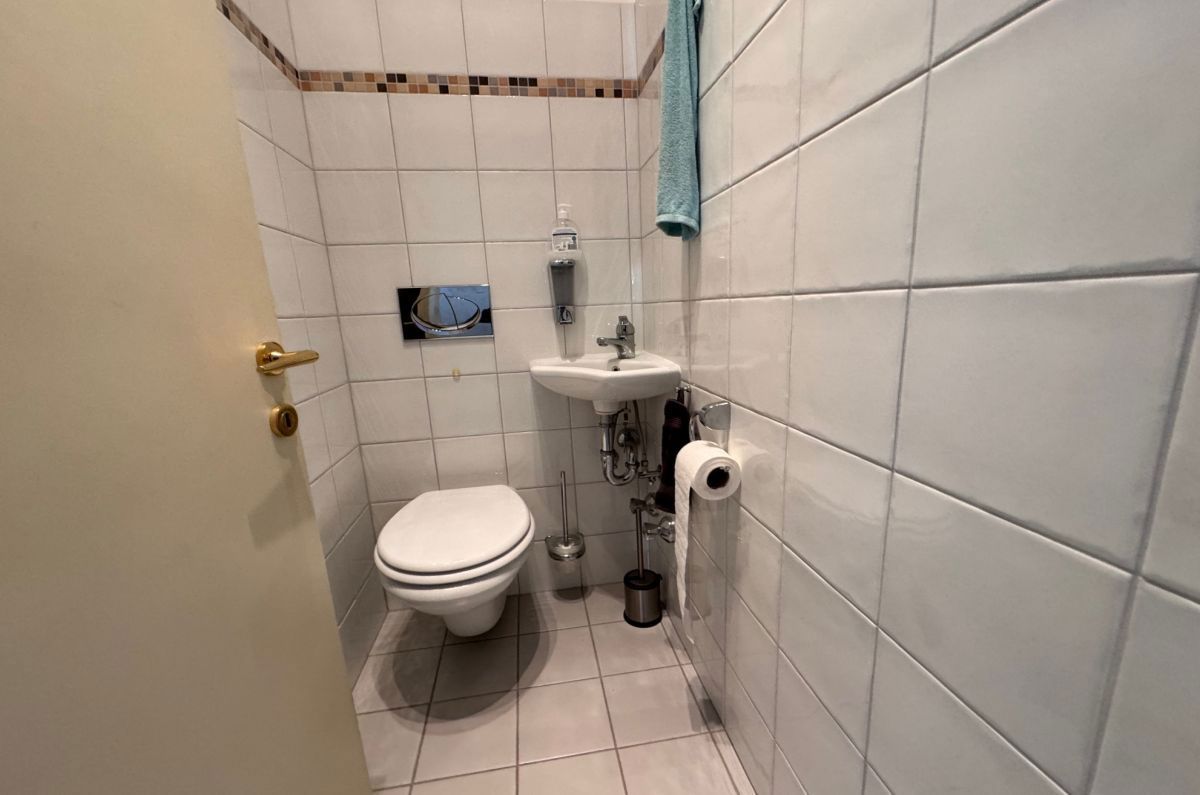 &lt;pre&gt;&lt;p&gt;Prekrasen apartma v Puntu, na odlični lokaciji, 50 m od morja&lt;/p&gt;&lt;/pre&gt;