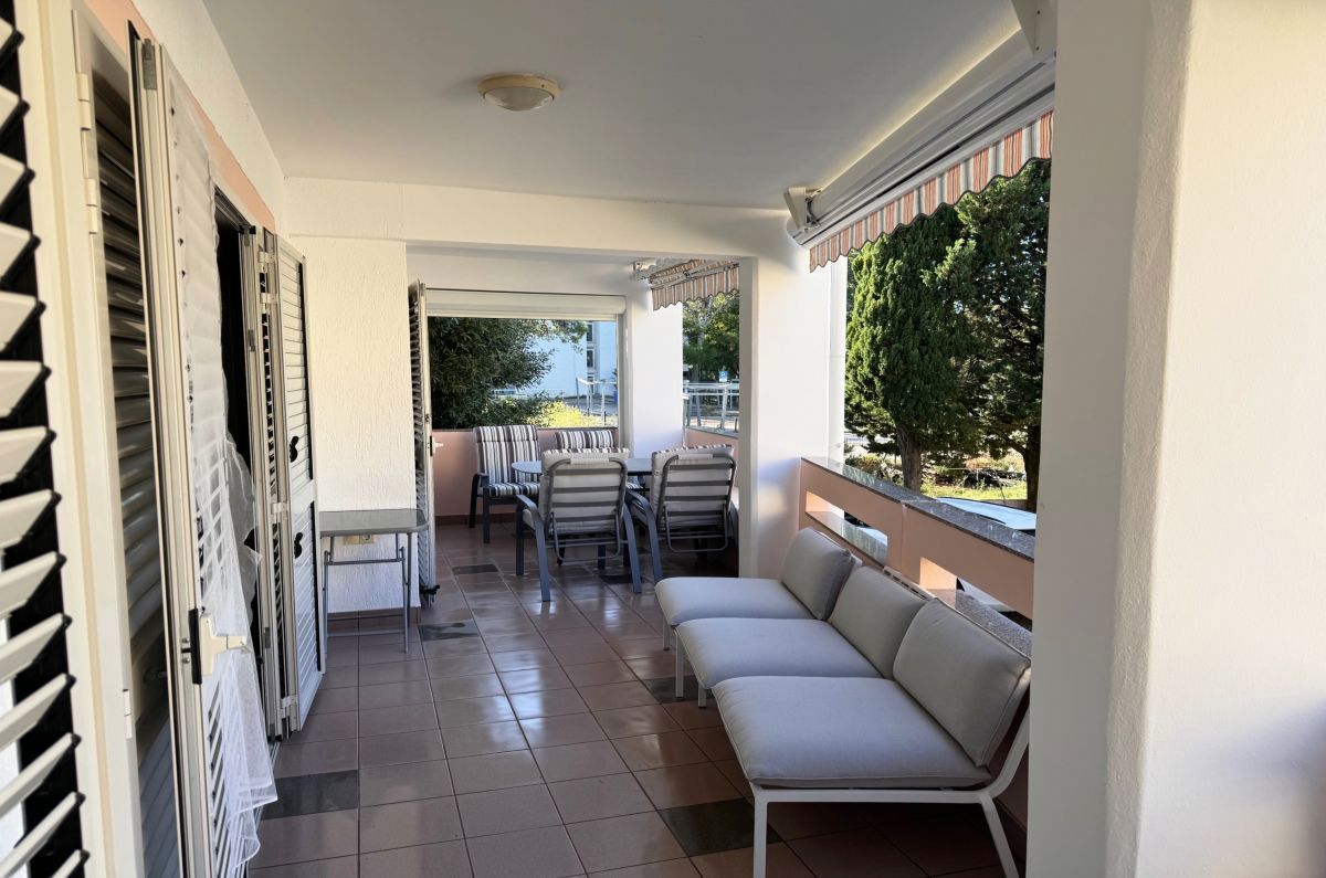 &lt;pre&gt;&lt;p&gt;Prekrasen apartma v Puntu, na odlični lokaciji, 50 m od morja&lt;/p&gt;&lt;/pre&gt;