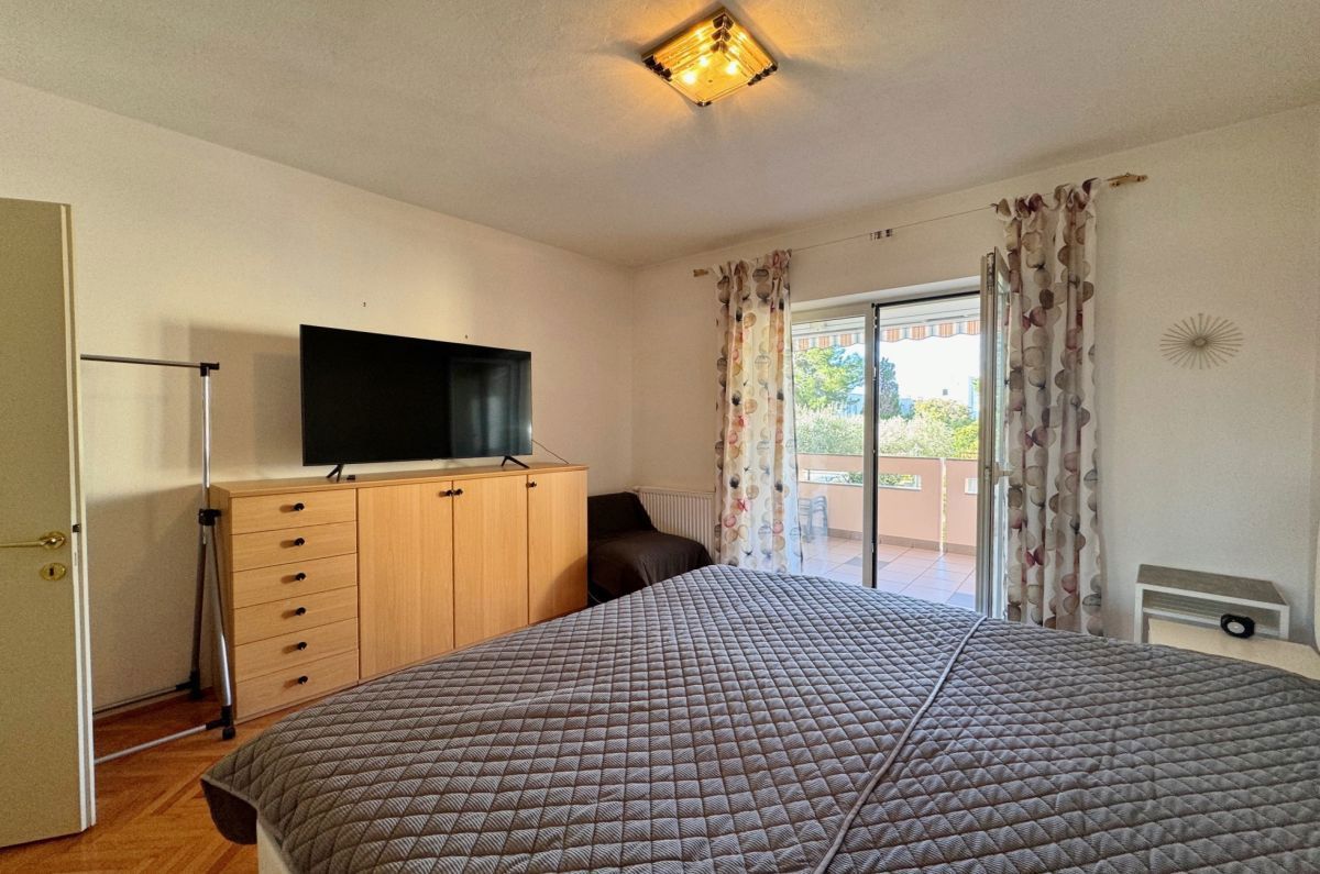 &lt;pre&gt;&lt;p&gt;Prekrasen apartma v Puntu, na odlični lokaciji, 50 m od morja&lt;/p&gt;&lt;/pre&gt;