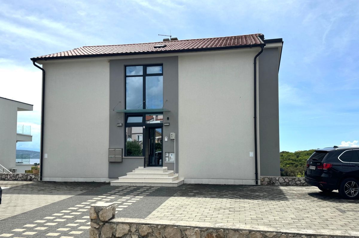 Opremljen stan s bazenom in pogledom na morje - mesto Krk
