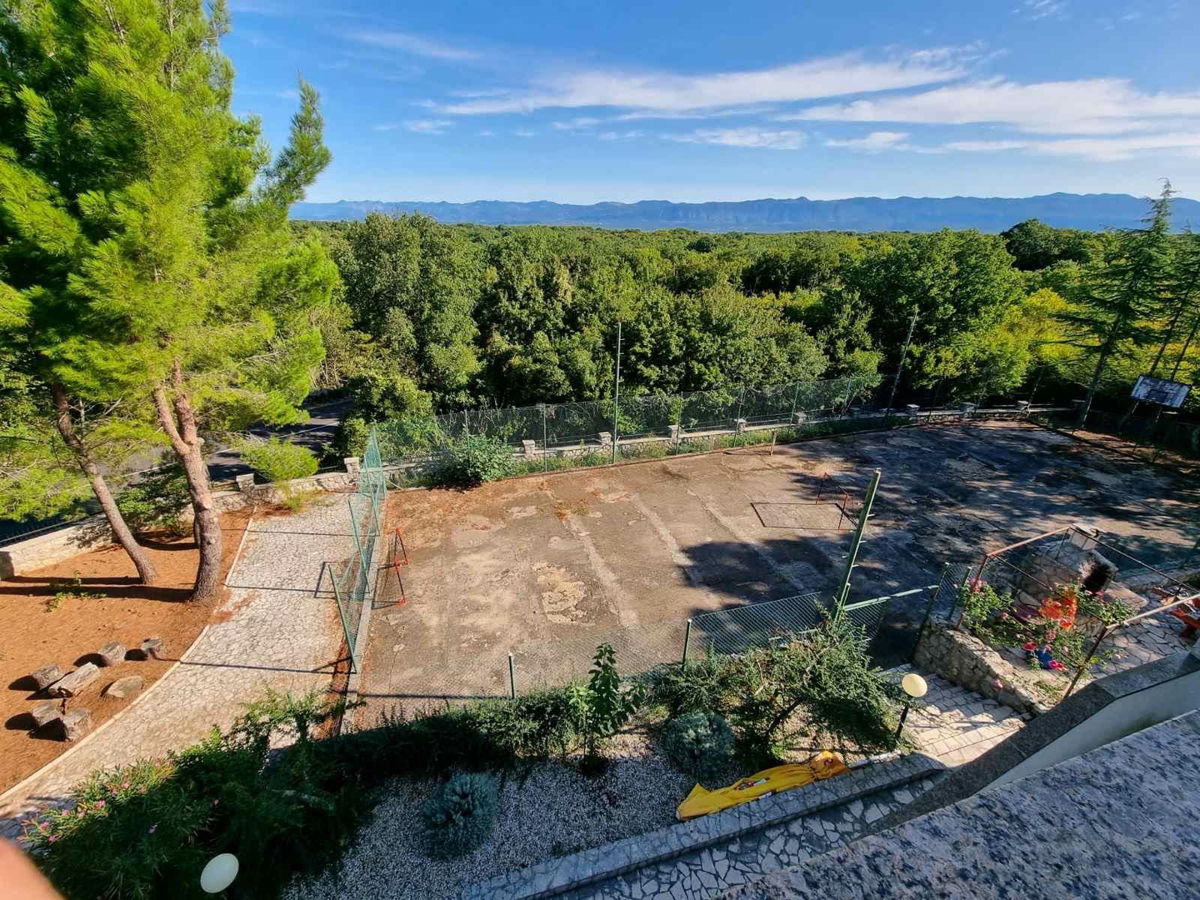 &lt;h1&gt;Kuća sa prekrasnim imanjem - Rasopasno&lt;/h1&gt;