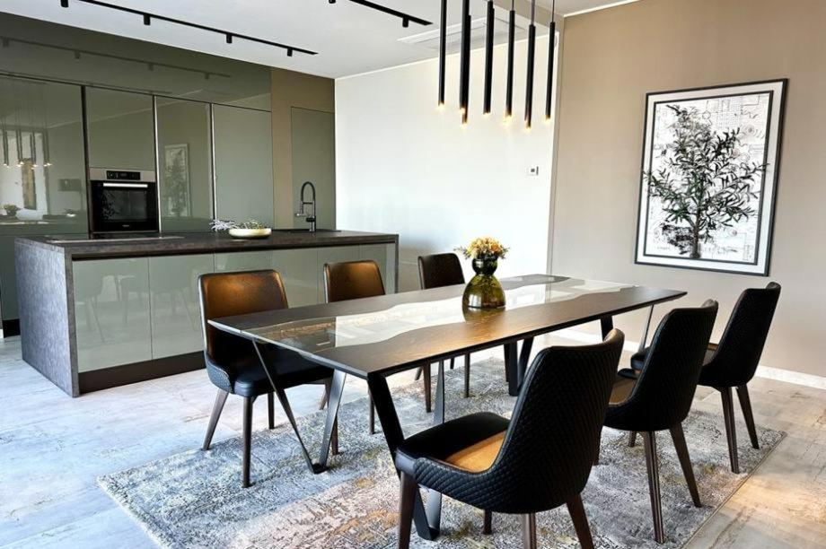 Luksuzna družinska hiša s bazenom in panoramskim pogledom na morje – Vrbnik, otok Krk