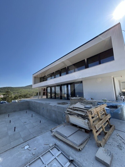 Luksuzna družinska hiša s bazenom in panoramskim pogledom na morje – Vrbnik, otok Krk