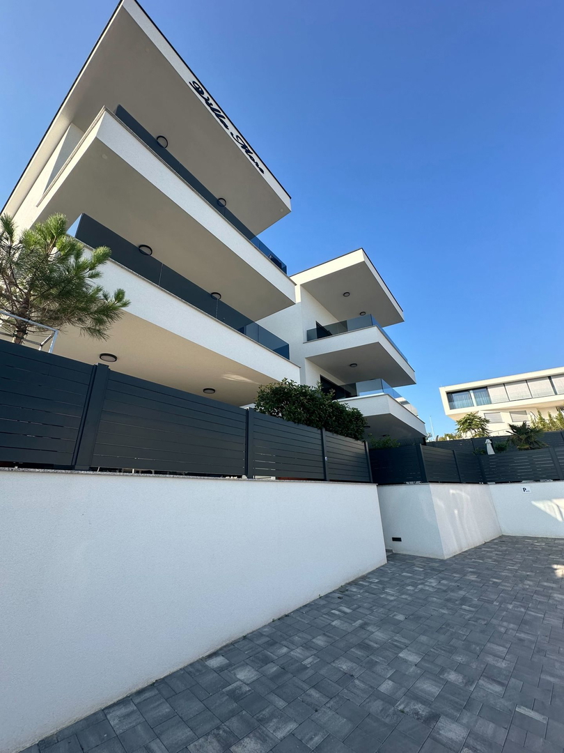 Luksuzni apartma z bazenom, pogled na morje, blizina morja - Malinska