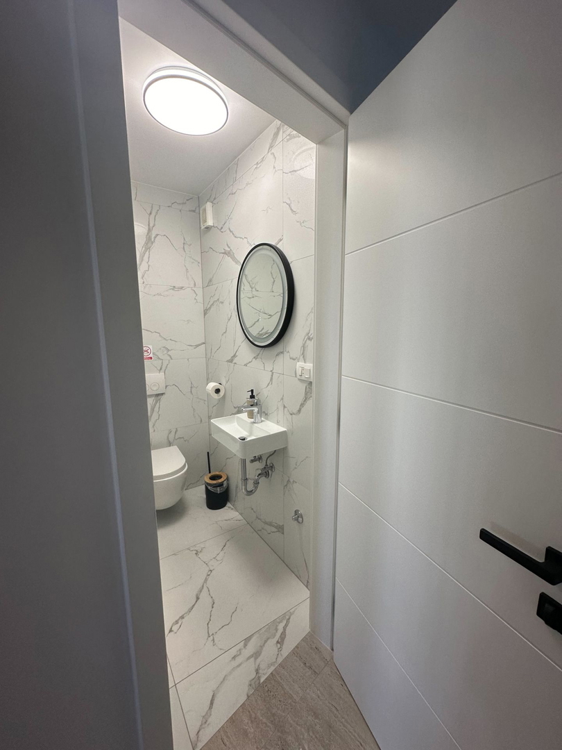 Luksuzni apartma z bazenom, pogled na morje, blizina morja - Malinska