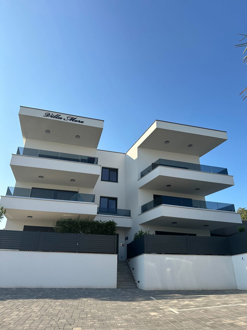 Luksuzni apartma z bazenom, pogled na morje, blizina morja - Malinska