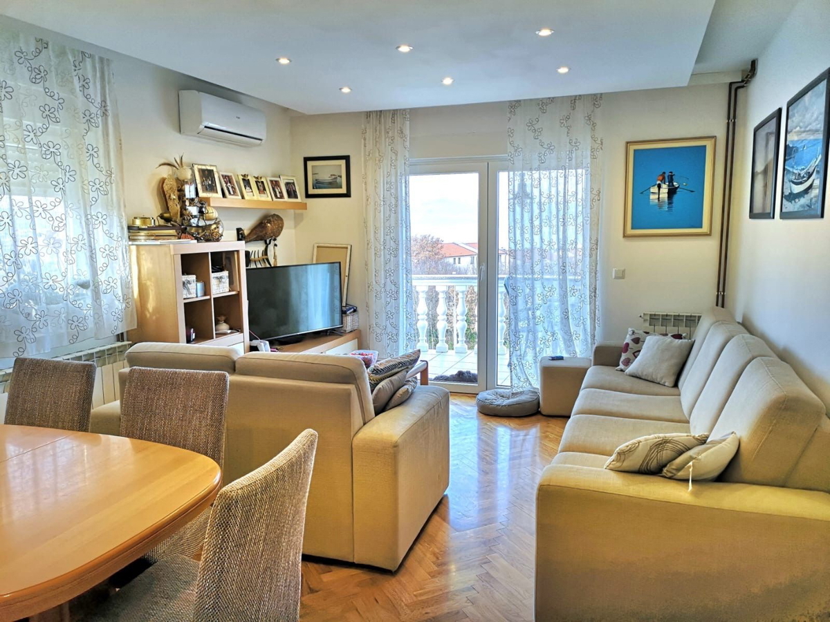 Malinska - priložnost, dvoetažni apartma s pogledom na morje