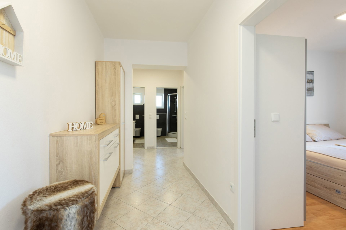 Novourejen apartma, 130 m2