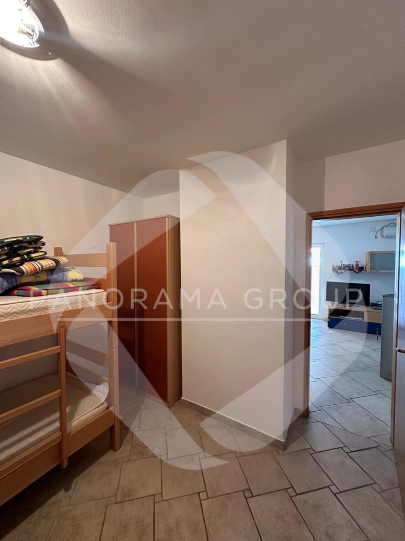 Novo, samo kod nas! Apartma z vrtom, 100 m od morja in plaže, Klimno