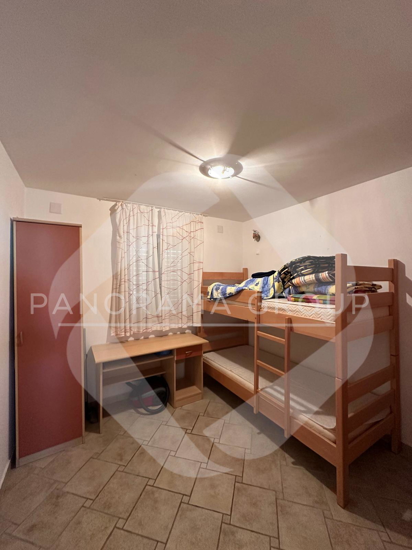 Novo, samo kod nas! Apartma z vrtom, 100 m od morja in plaže, Klimno