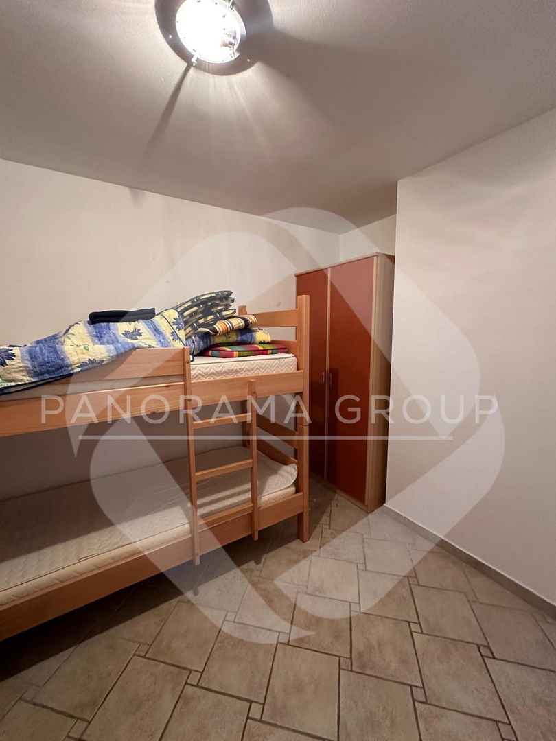 Novo, samo kod nas! Apartma z vrtom, 100 m od morja in plaže, Klimno