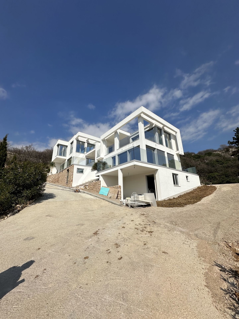 Dvije luksuzne novogradnje, ekskluzivna lokacija - Baška