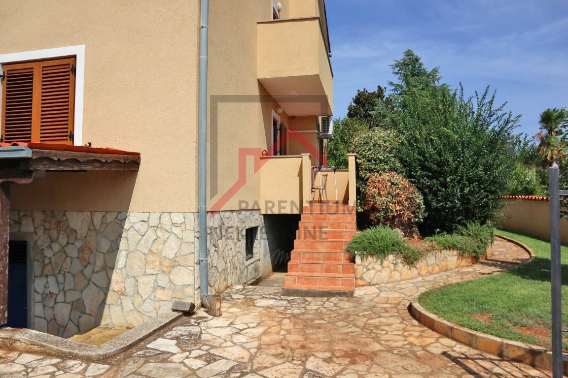 Poreč, hiša s 3 stanovanjskimi enotami