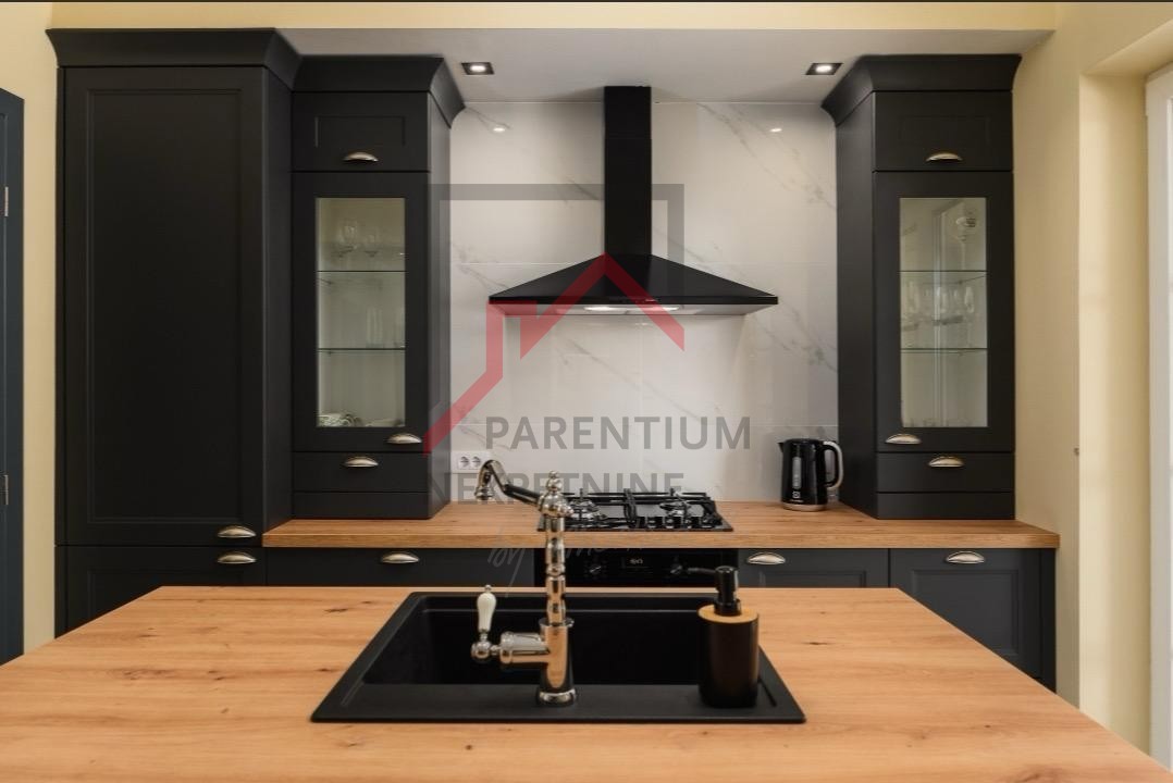 Kanfanar, okolica, novozgrajena hiša s garsonjero