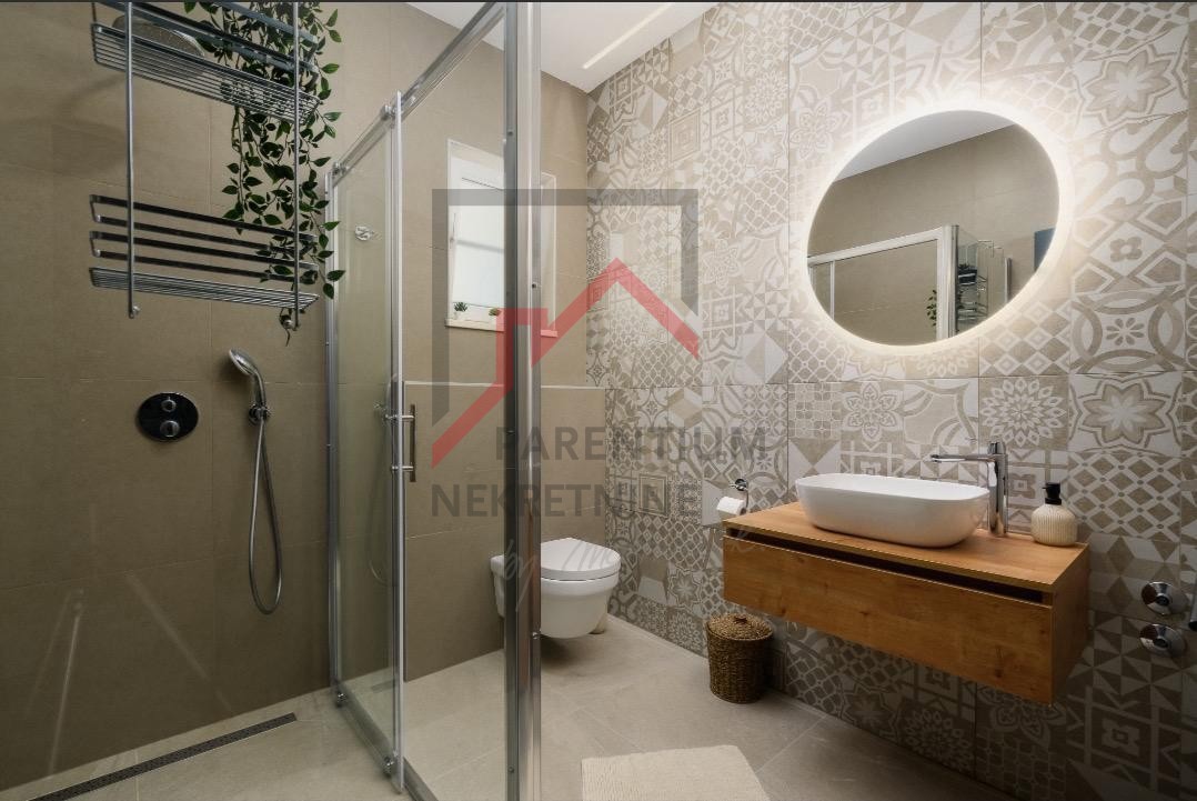 Kanfanar, okolica, novozgrajena hiša s garsonjero