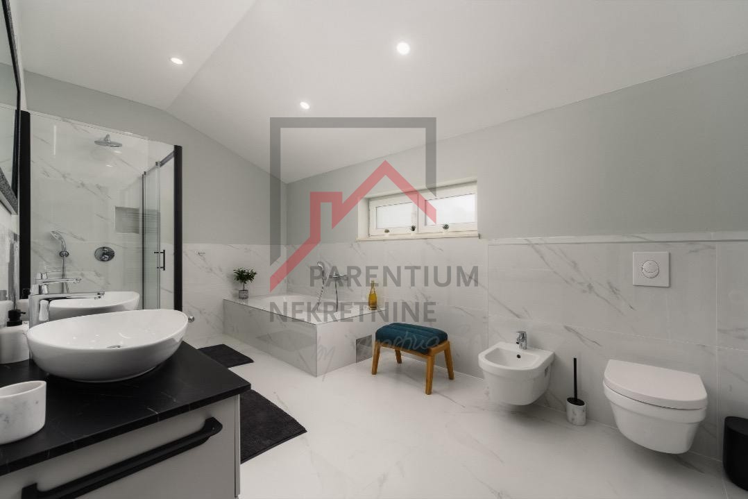 Kanfanar, okolica, novozgrajena hiša s garsonjero