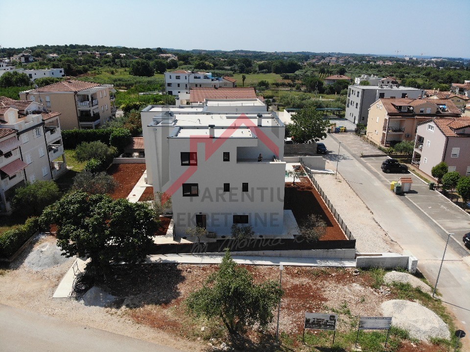 Poreč, Luksuzna vrstna hiša s pogledom na morje!