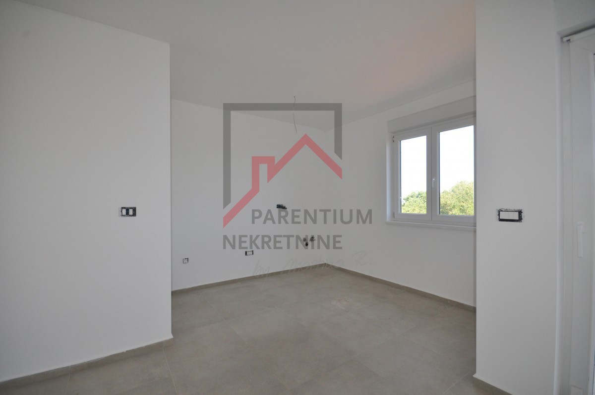 Poreč, okolica, dvosobno stanovanje v novogradnji.