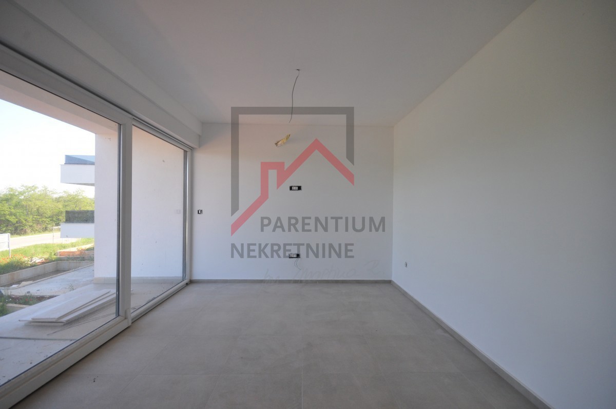 Poreč, okolica, dvosobno stanovanje v novogradnji.