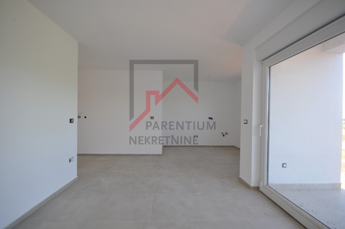 Poreč, okolica, dvosobno stanovanje v novogradnji.