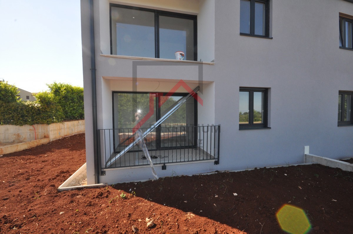 Poreč, okolica, dvosobno stanovanje v novogradnji.