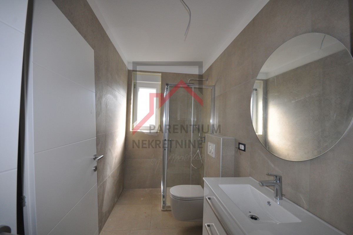 Poreč, okolica, dvosobno stanovanje v novogradnji.