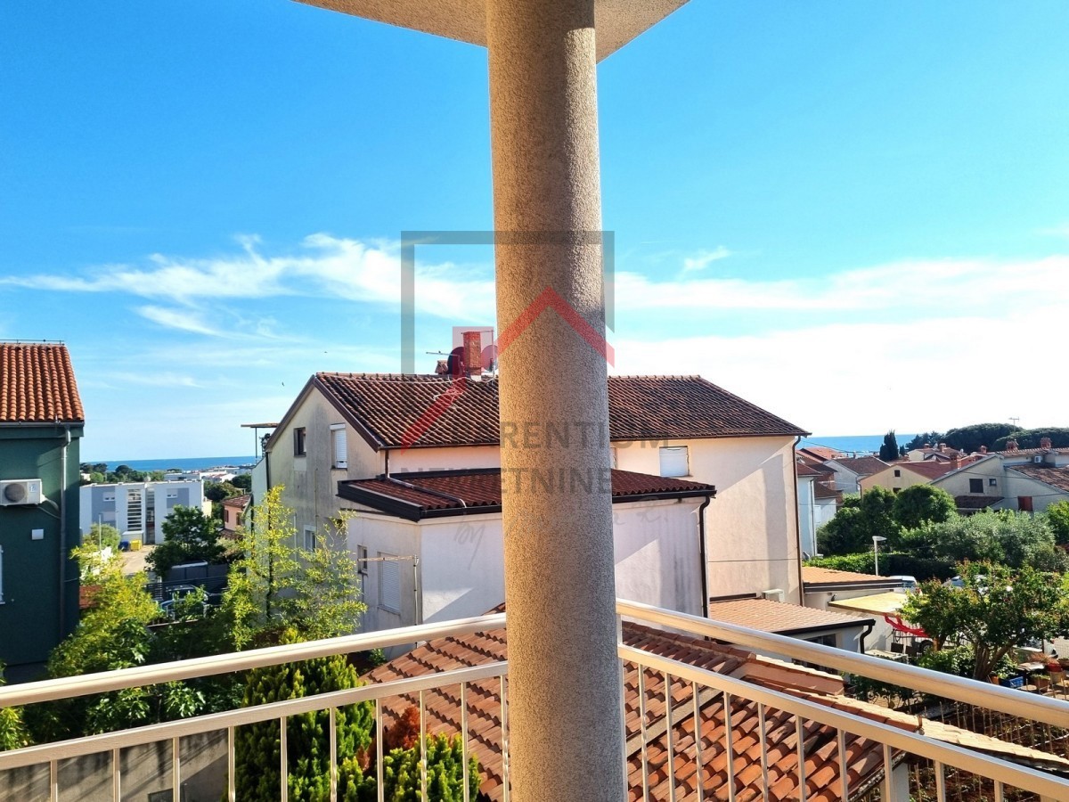 NOVIGRAD, Stanovanje v 1. nadstropju stavbe, pogled na morje