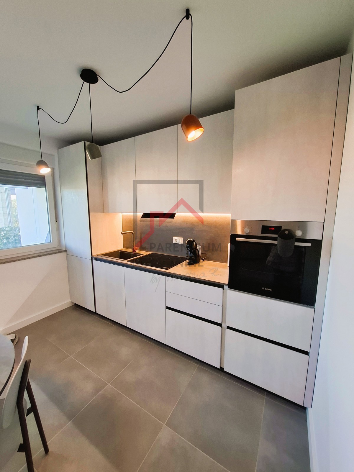 Istra, Novigrad – Apartma z zasebnim vrtom, pogledom na morje in masažno kadjo