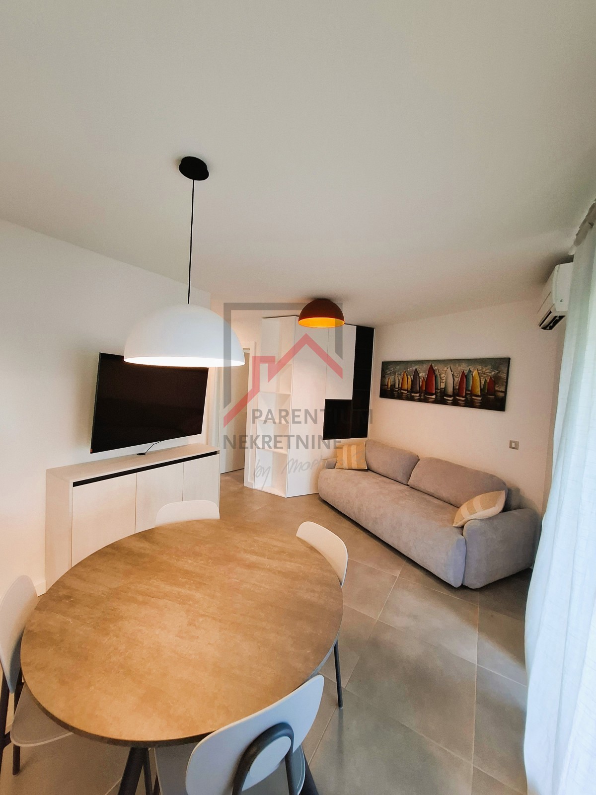 Istra, Novigrad – Apartma z zasebnim vrtom, pogledom na morje in masažno kadjo