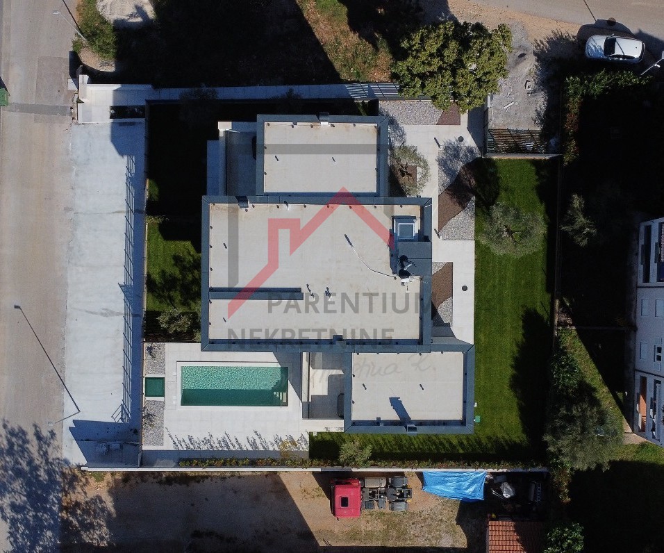 Poreč, Luksuzna Hiša z Bazenom in Pogledom na Morje!