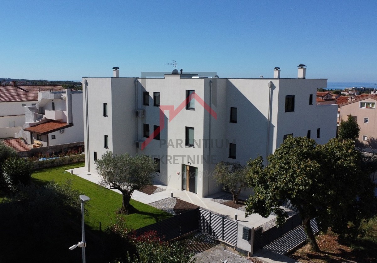 Poreč, Luksuzna Hiša z Bazenom in Pogledom na Morje!