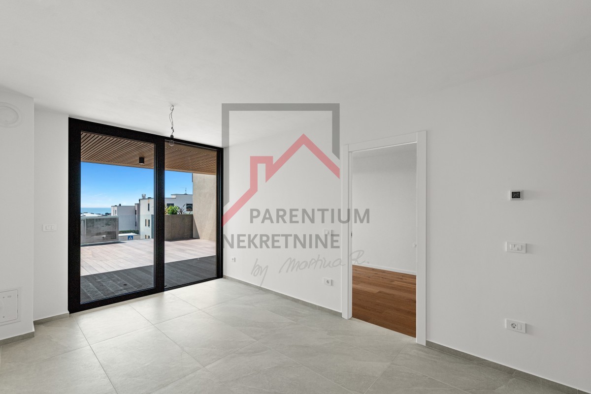 Istra, Novigrad – Luksuzno enosobno stanovanje s pogledom na morje