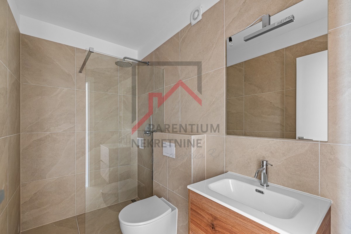 Istra, Novigrad – Luksuzno enosobno stanovanje s pogledom na morje