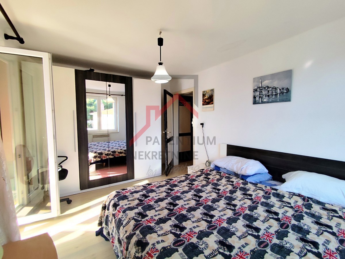 Ekskluzivna ponudba - Istra, center Poreča - Apartma s pogledom na morje, prva vrsta do morja