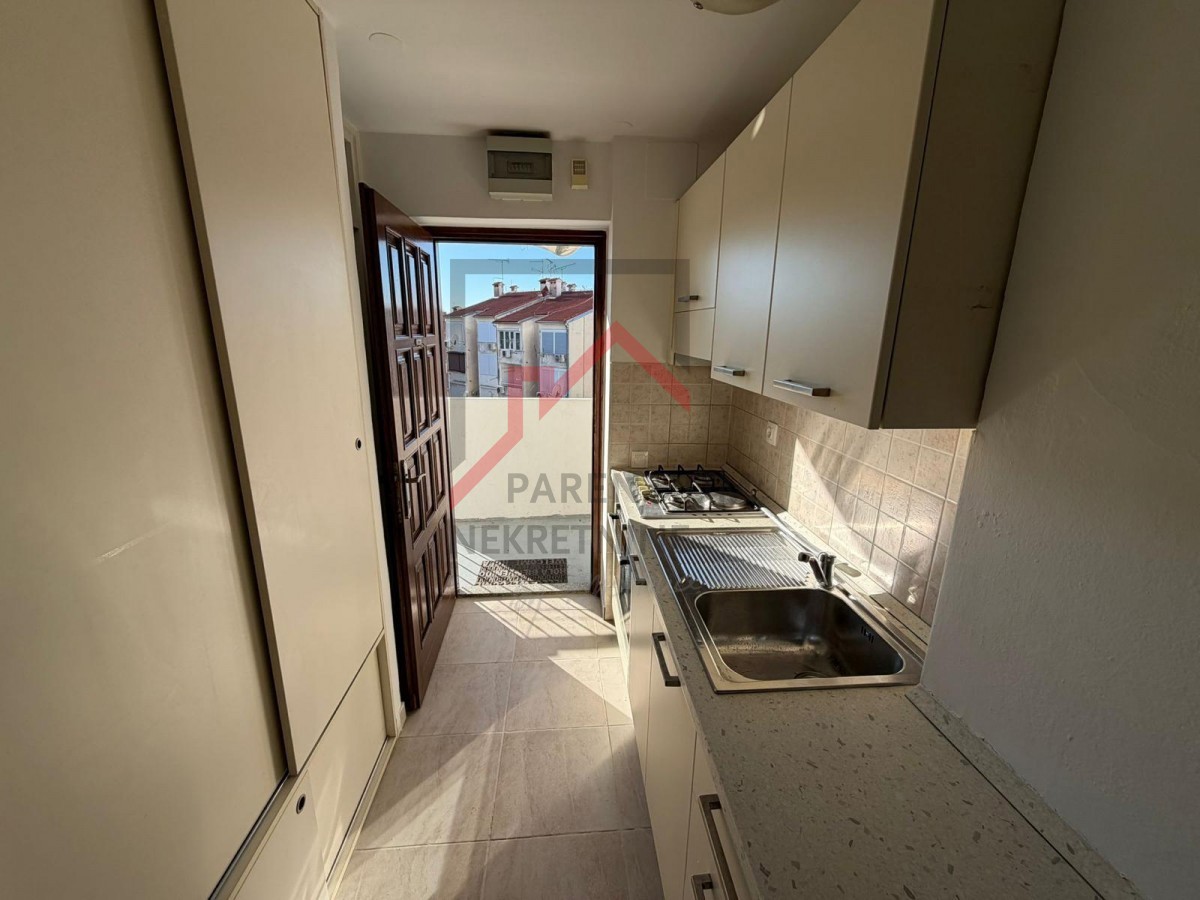 Istra, Poreč – Stanovanje z galerijo in zaprto ložo, 40 m2