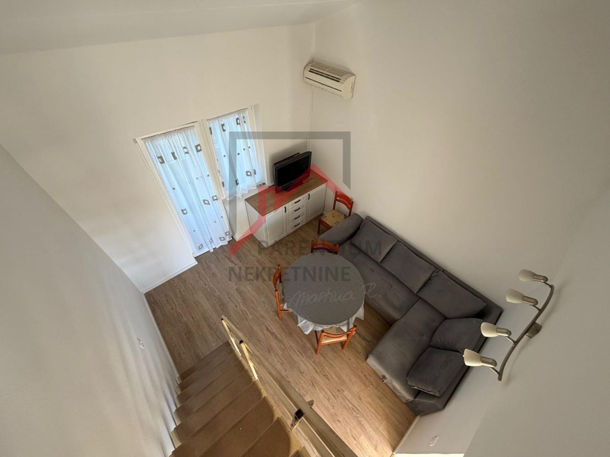 Istra, Poreč – Stanovanje z galerijo in zaprto ložo, 40 m2