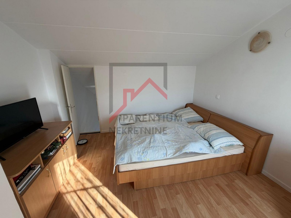 Istra, Poreč – Stanovanje z galerijo in zaprto ložo, 40 m2