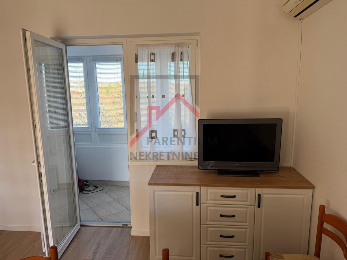 Istra, Poreč – Stanovanje z galerijo in zaprto ložo, 40 m2