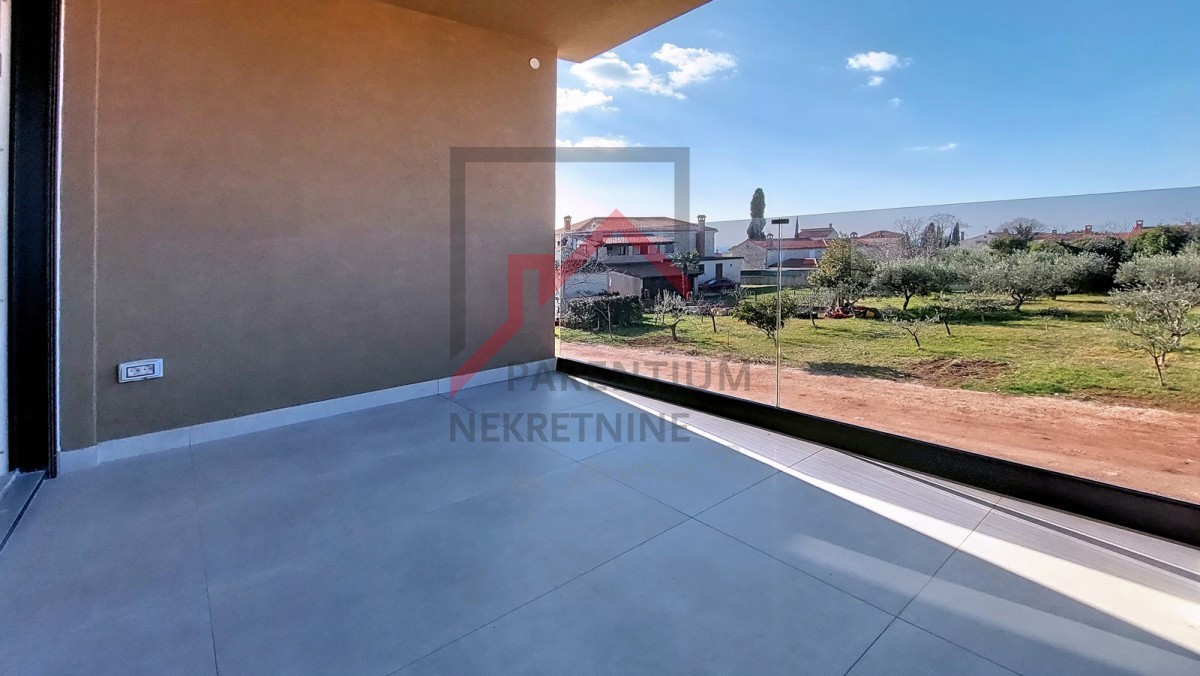 Poreč, okolica, stanovanje z dvema spalnicama, 2 parkirnima mestoma in pogledom na morje