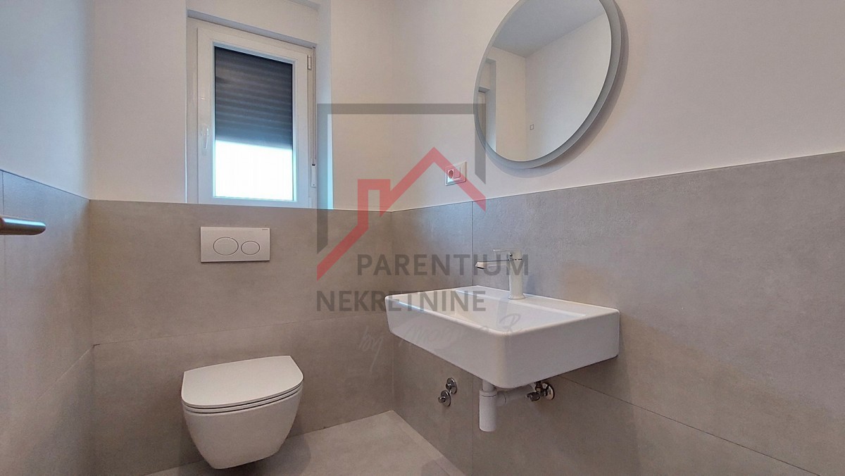 Poreč, okolica, stanovanje z dvema spalnicama, 2 parkirnima mestoma in pogledom na morje