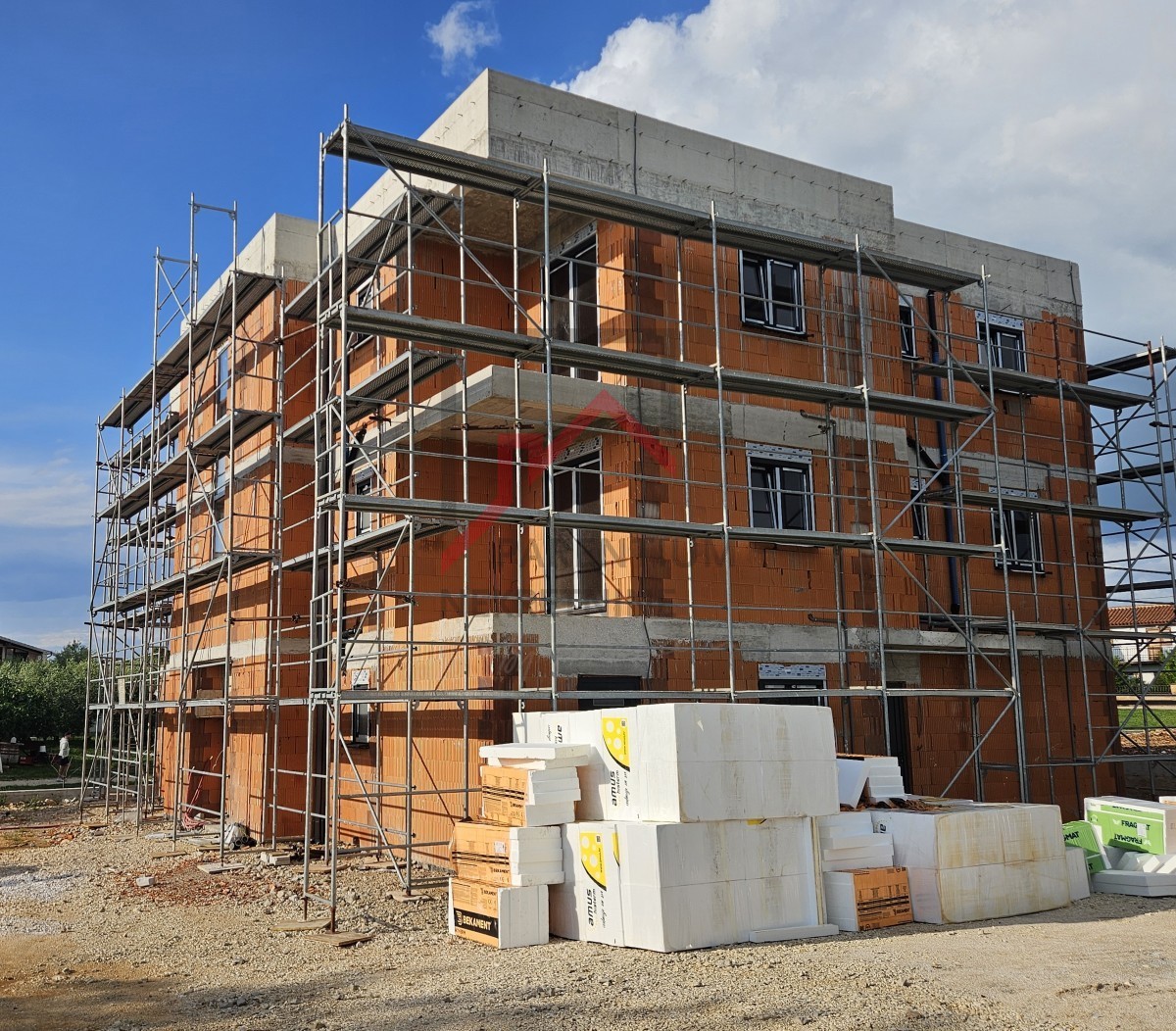 Nova stavba - apartma z dvema spalnicama, v bližini Poreča