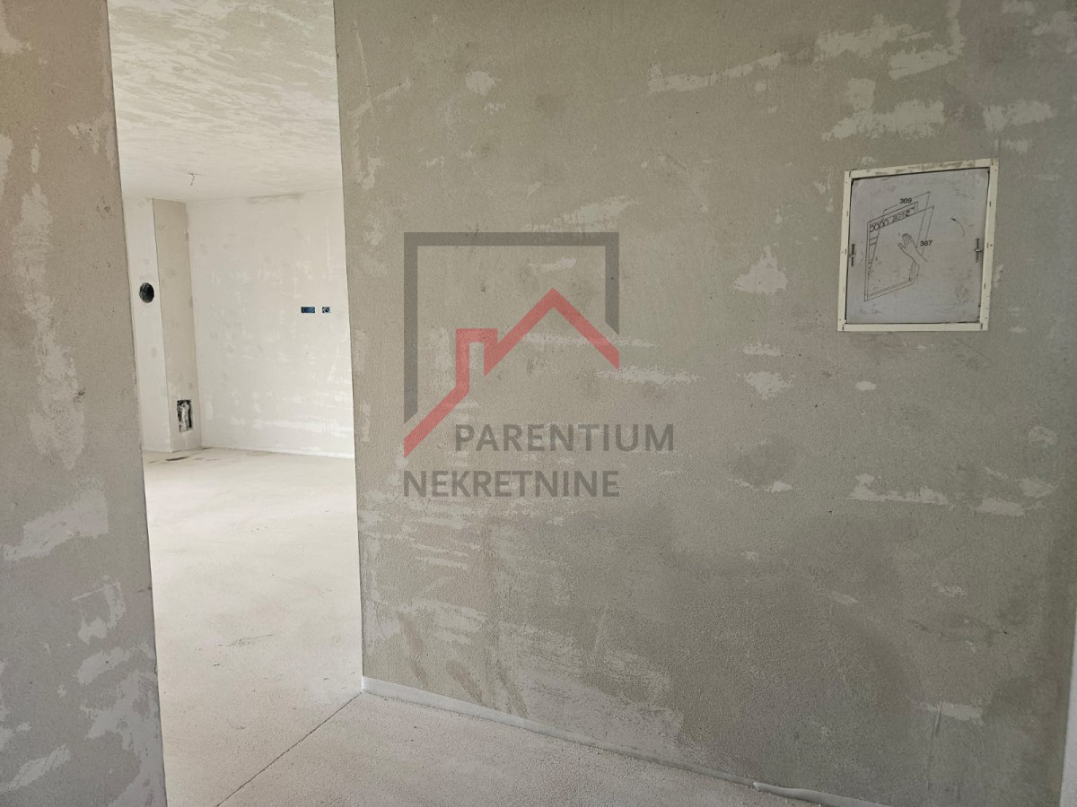 Poreč, Luksuzno stanovanje v pritličju z vrtom!