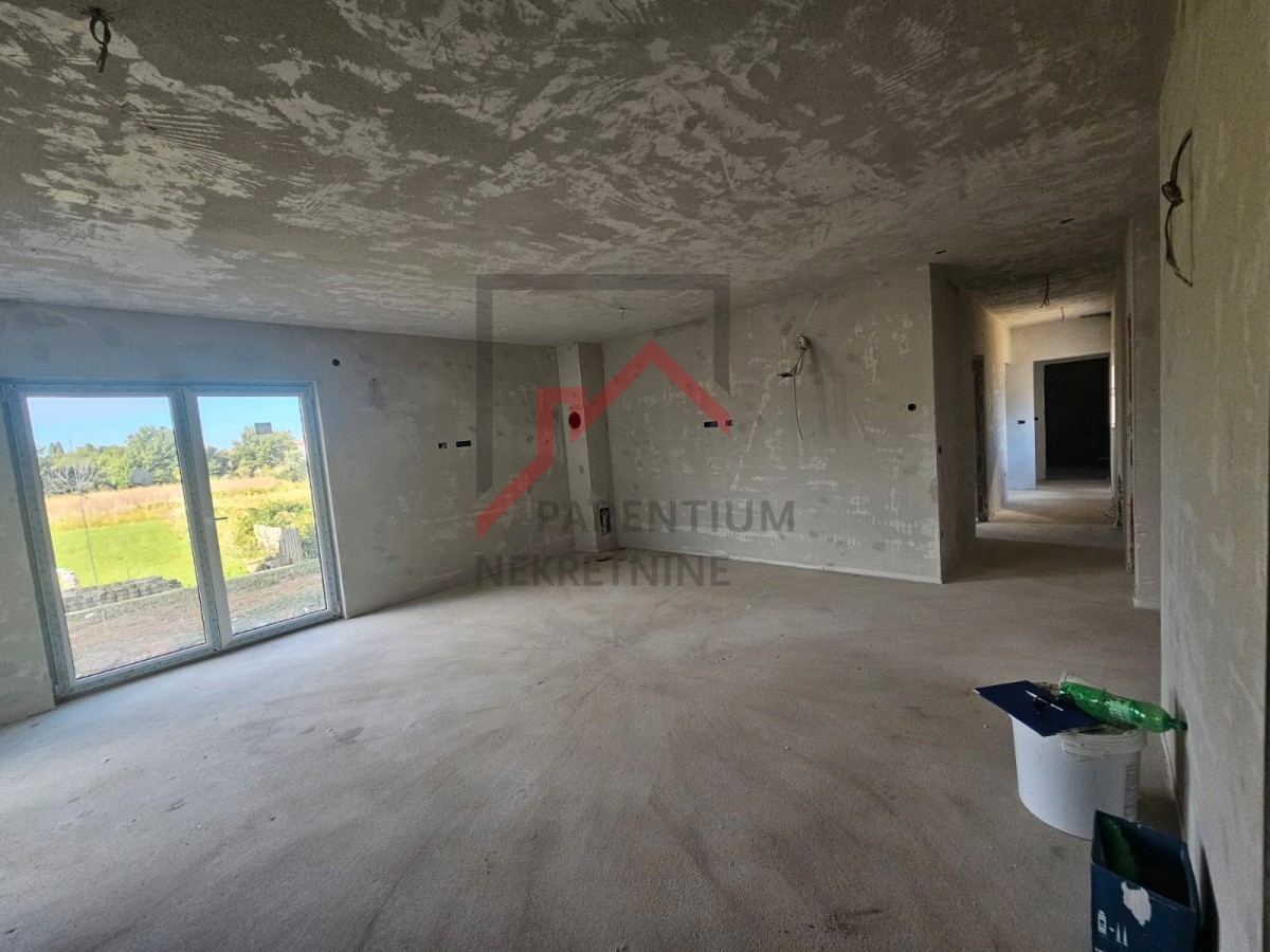 Poreč, Luksuzno stanovanje v pritličju z vrtom!