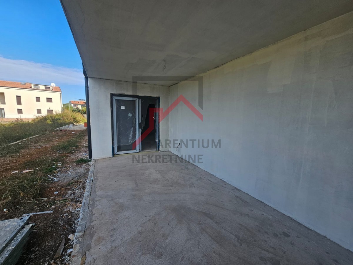 Poreč, Luksuzno stanovanje v pritličju z vrtom!