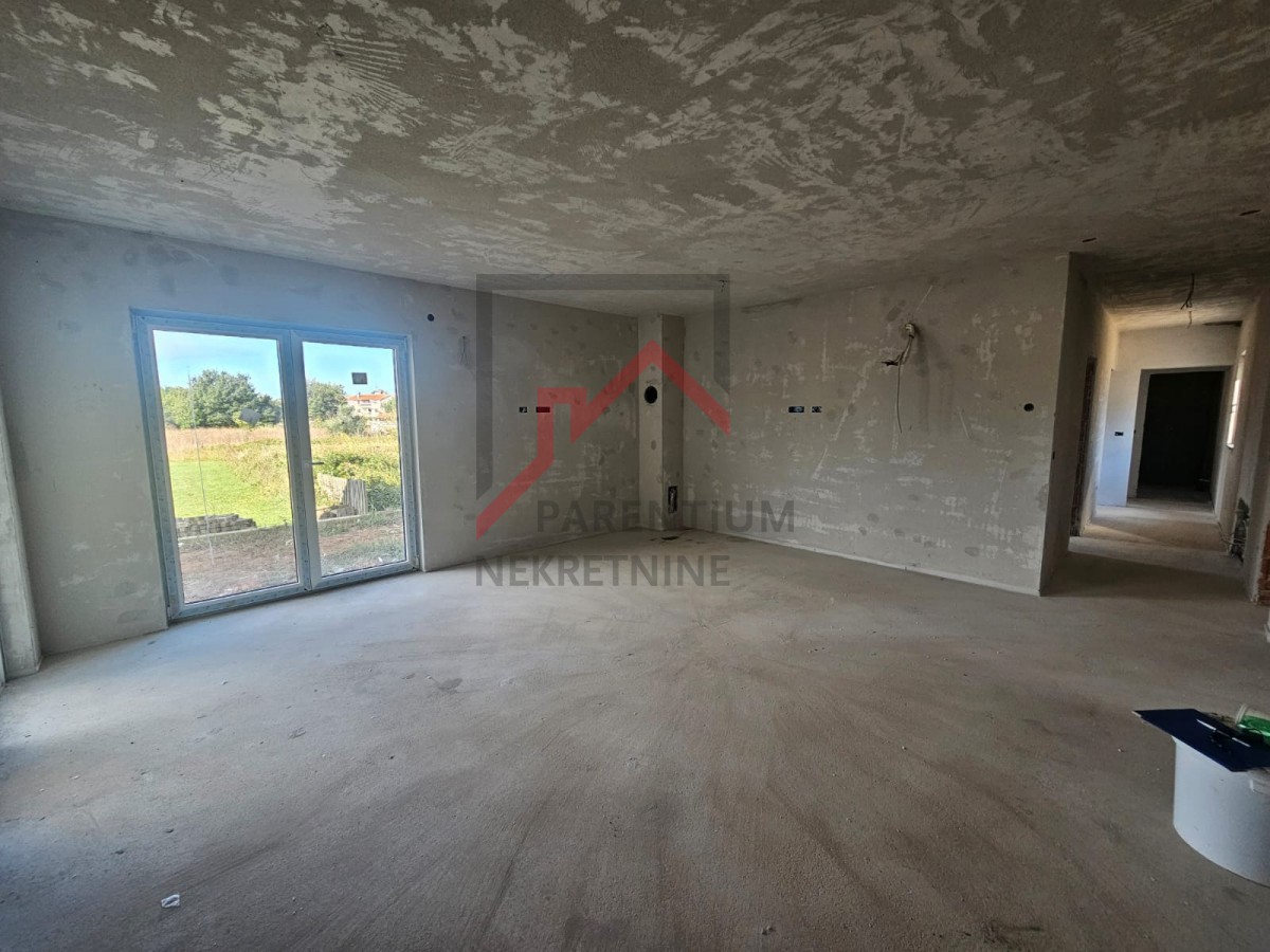 Poreč, Luksuzno stanovanje v pritličju z vrtom!