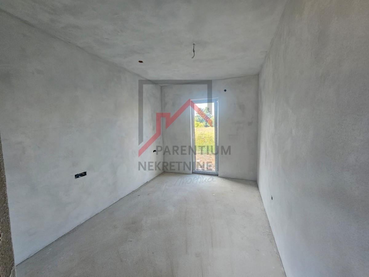 Poreč, Luksuzno stanovanje v pritličju z vrtom!