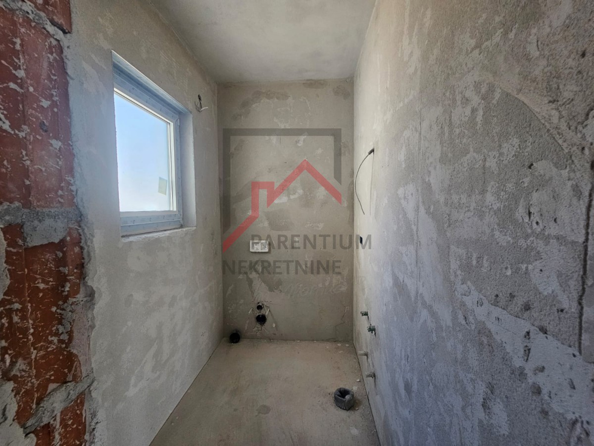 Poreč, Luksuzno stanovanje v pritličju z vrtom!