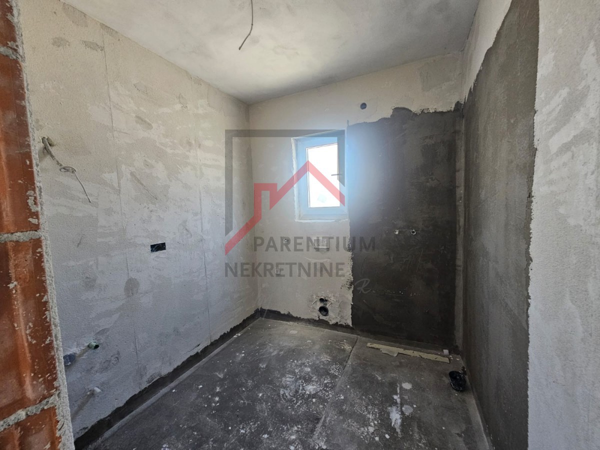 Poreč, Luksuzno stanovanje v pritličju z vrtom!